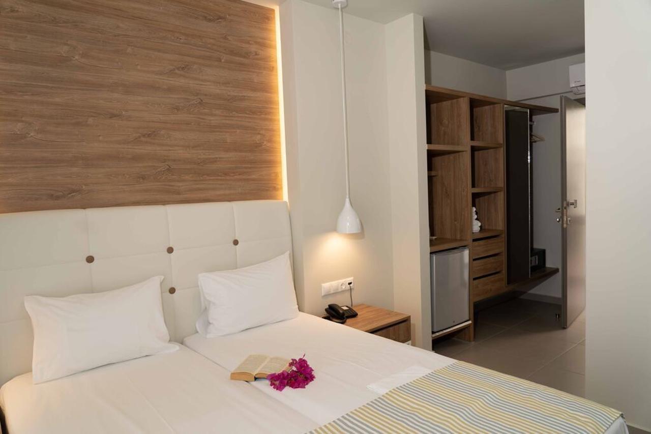 Fevro Hotel 아기아갈리니 외부 사진